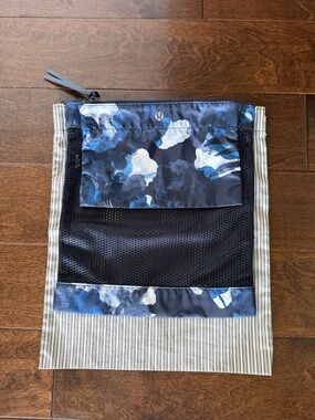 Set of Lululemon Floral Blue gym bags with Mesh Pouch